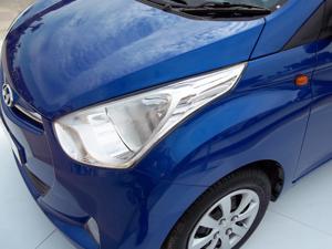 Hyundai Eon Rearview Pic