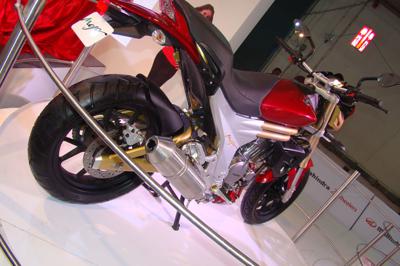 Mahindra Mojo To Unevil Auto Expo 2012 - 1