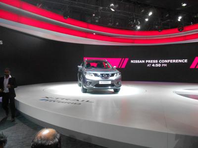 Auto Expo 2016: Nissan showcases the X-Trail and GT-R