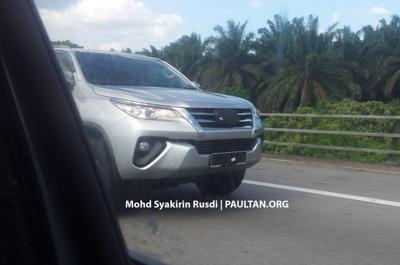 New Toyota Fortuner spotted 