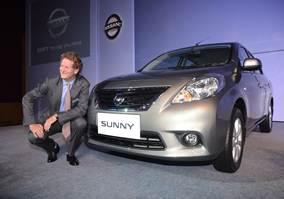 Nissan Sunny Launch2