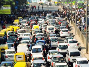 Transport Ministry calls the ban on 15 year old vehicles in Delhi, unfair to own
