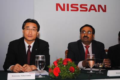 Mr Kiminobu Tokuyama, MD & CEO, Nissan Motor India (left) and Mr Dinesh Jain, CEO, Hover Automotive India at a press conference in Bangalore on November 25, 2010 to announce the start of sales of the Micra Diesel.
