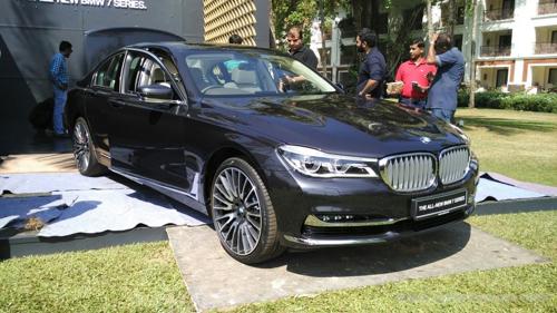 2016 BMW 7 Series Front Quarters India Preview Spied 