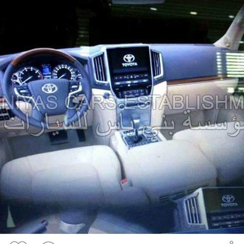 2016 Toyota Land Cruiser facelift interior leaked