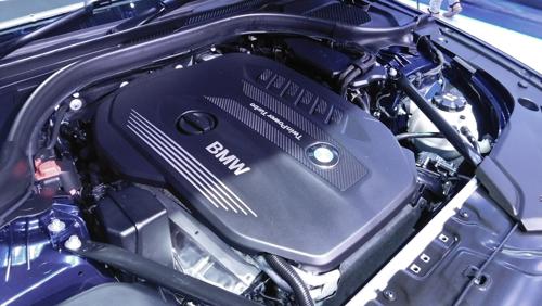 2017 BMW 5 Series Engine