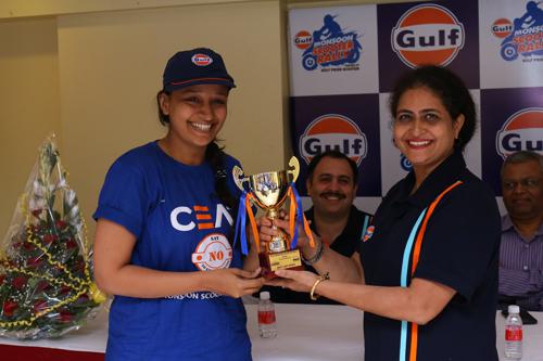 CEAT Rider Nidhi Shukla wins CEAT Best Lady Rider Award at Gulf Monsoon Scooter Rally 2015