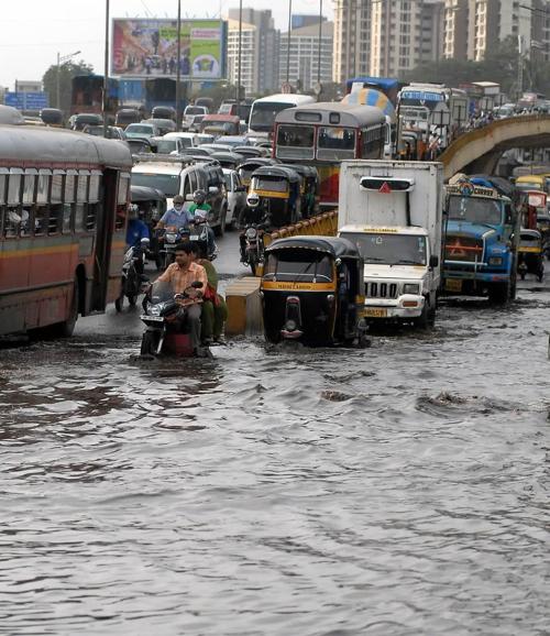 Car Pooling offers on social media help Mumbaikars stranded in rains