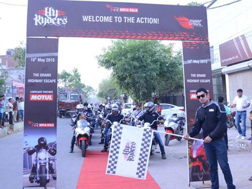 DSK Hyosung conducts ride from Delhi to Gurgaon