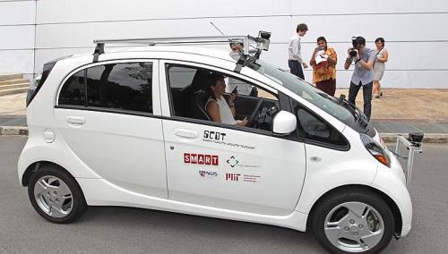Driverless electric car unveiled in Singapore