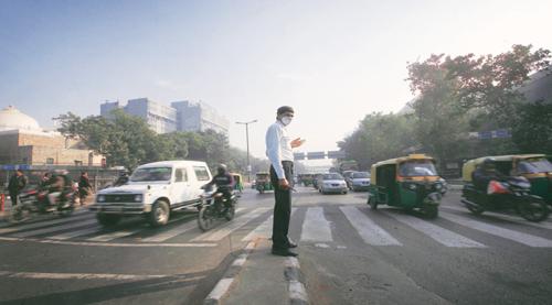 Experts state - Less traffic congestion in Delhi reduces local pollution levels