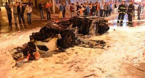 Lamborghini Gallardo burns itself literally to ashes in Chinese city