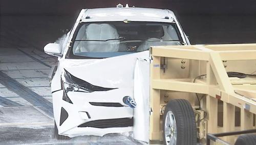 Latest gen Toyota Prius crash test front
