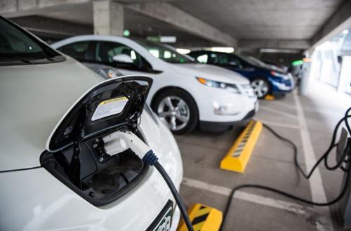 Car manufacturers likely to introduce electric cars ahead of expected time