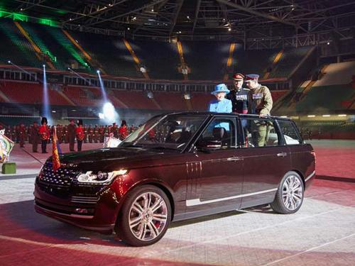 Queen Elizabeth II gets a Custom-made Range Rover