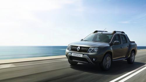 Renault Duster Oroch Front Three Quarter Unveiled