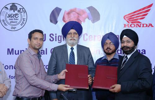 Sr official from Ludhiana Municipal corporation Honda at MoU signing ceremony