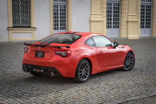 2017-Toyota-860-Special-Edition-rear
