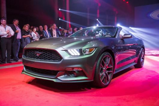 2015 Ford Mustang Convertible expects major overhaul