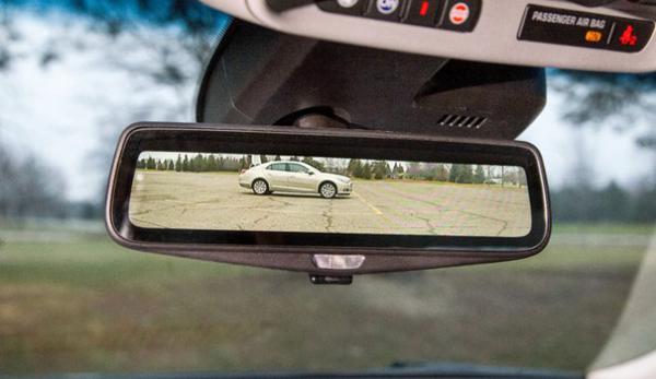 2016 Cadillac CT6 wins hearts with high-resolution display instead of rear view mirror