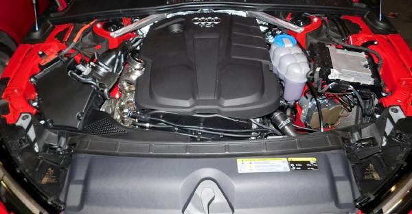 Audi New A4 Engine Bay 72450