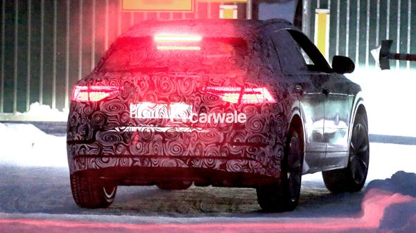 First images of the Audi Q8 in its real body 2