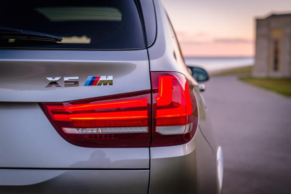 BMW-X5M-badge