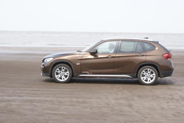 Bmw X1 Exteriors Side Shot With Background