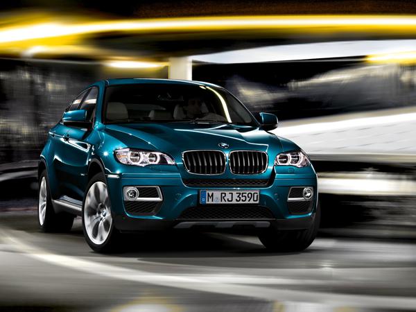 BMW X6 at 2013 TCS World 10K run in Bangalore;Enticing offers on X1 and 3 Series