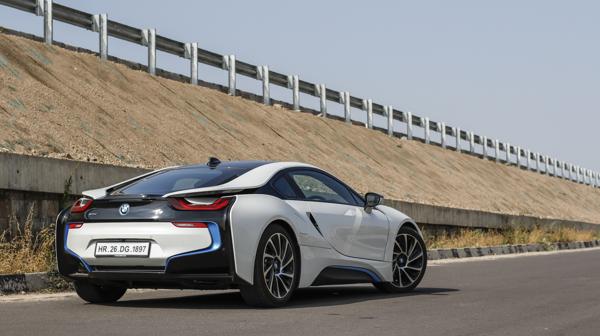 Bmw I8 First Drive Review | Cartrade