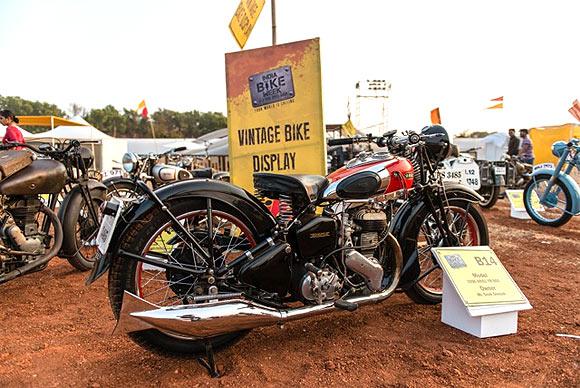 The Howling Dog quarter mile drag race becomes a part of the India Bike Week