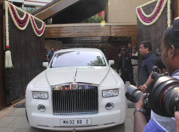  Bollywood celebs and their fixation for cool wheels   