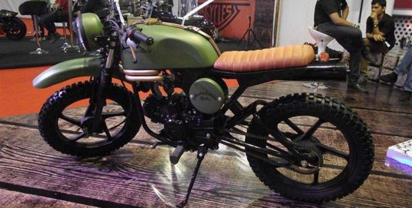 Centuro-based Cafe Racer and Scrambler Concepts Displayed by Mahindra 