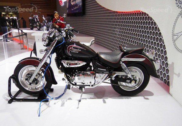 DSK Hyosung Aquila 250 - Powerful and stylish cruiser motorcycle in India