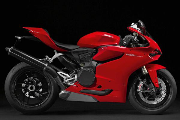 Ducati Panigale to be sold with new exhaust pipe in Japan