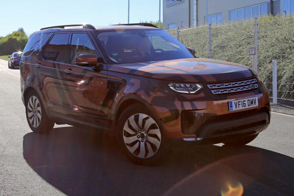 Fifth generation Land Rover Discovery caught testing 