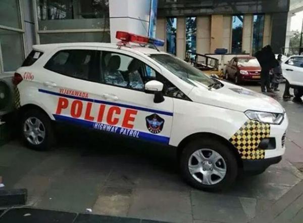 Ford EcoSport given to Vijayawada Police