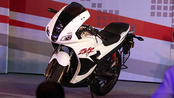 Hero MotoCorp dispatches 2014 Karizma R and ZMR to dealers