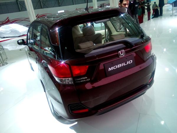 Honda Mobilio rear profile