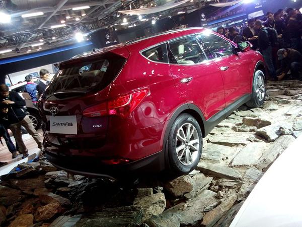 Hyundai Santa Fe unveiled at the Auto Expo 2014 