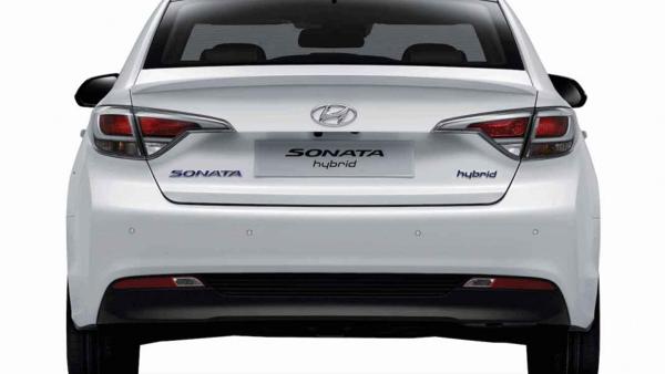 Hyundai showcases Sonata Hybrid ahead of Detroit Motor show  
