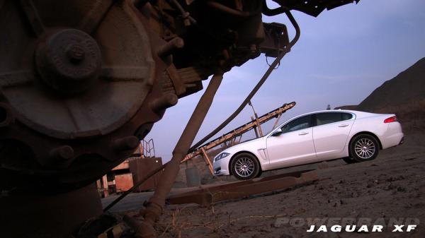 Jaguar XF Pictures 1