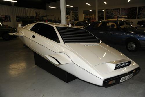 James Bond's popular Submarine car 1977 Lotus Espirit is on Ebay for sale 