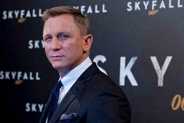 James Bond star Daniel Craig injured during filming 'Spectre' car chase scene
