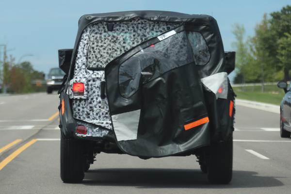 Next generation Jeep Wrangler spied revealing tail portion