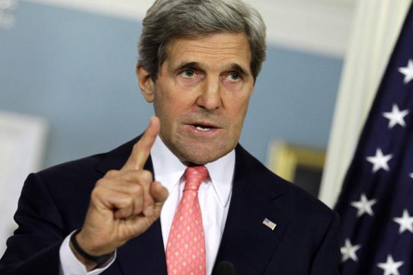 John Kerry, US Secretary of State visits soon-to-be opened Ford plant in India