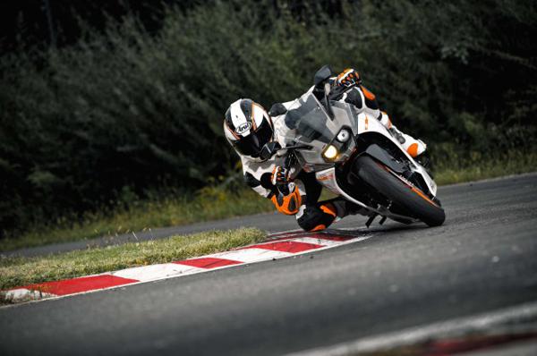 KTM RC 390 spotted undergoing road test, launch expected soon | CarTrade
