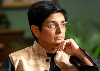 Kiran Bedi reportedly not the person who towed away Indira Gandhi's car