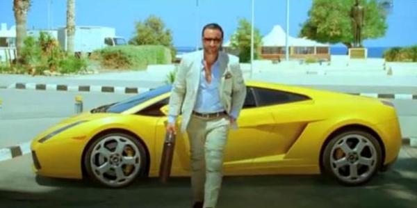 Saif Ali Khan sets the screen on fire in a Lamborghini Gallardo in Race 2