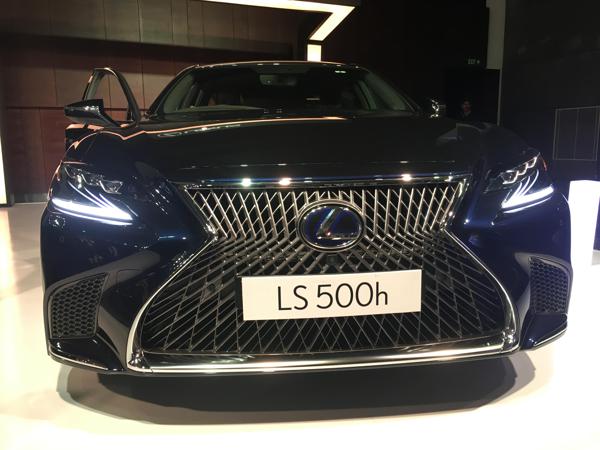 Lexus-LS-500h-launch-grille